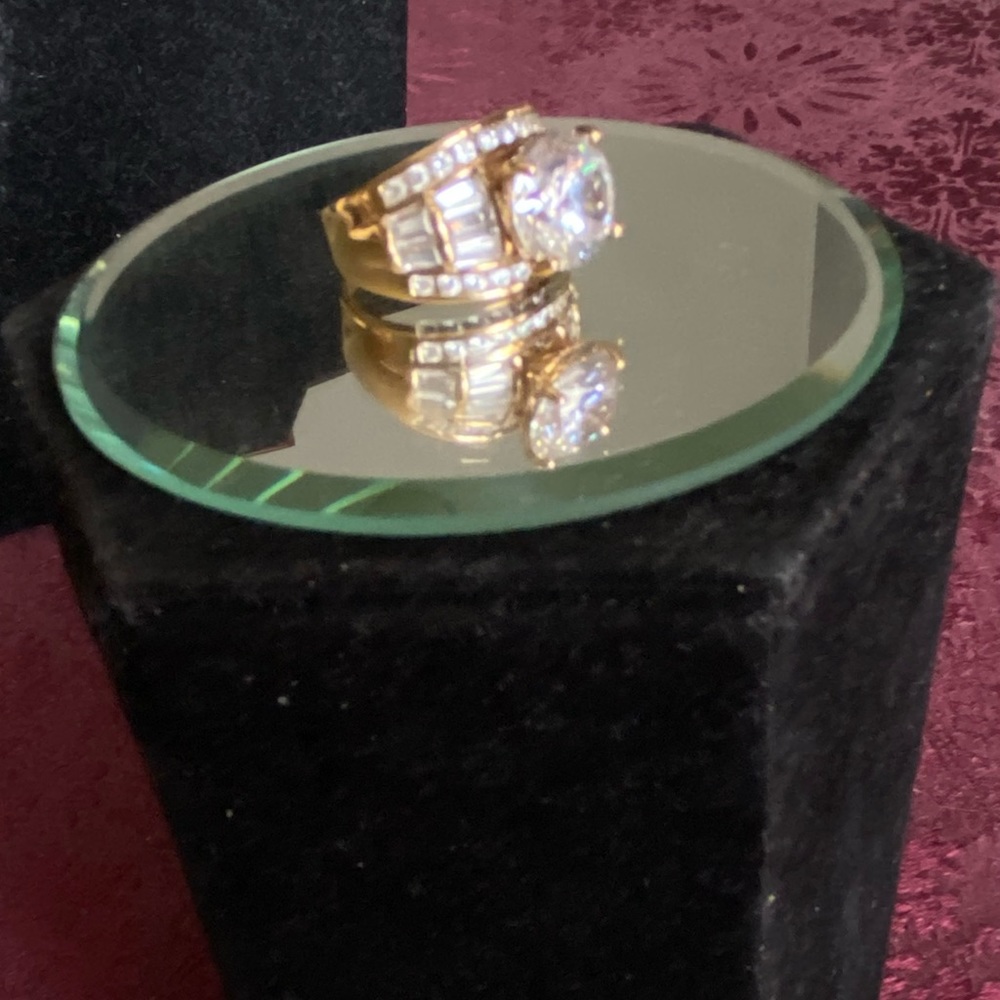 RING - Picture 3 of 12